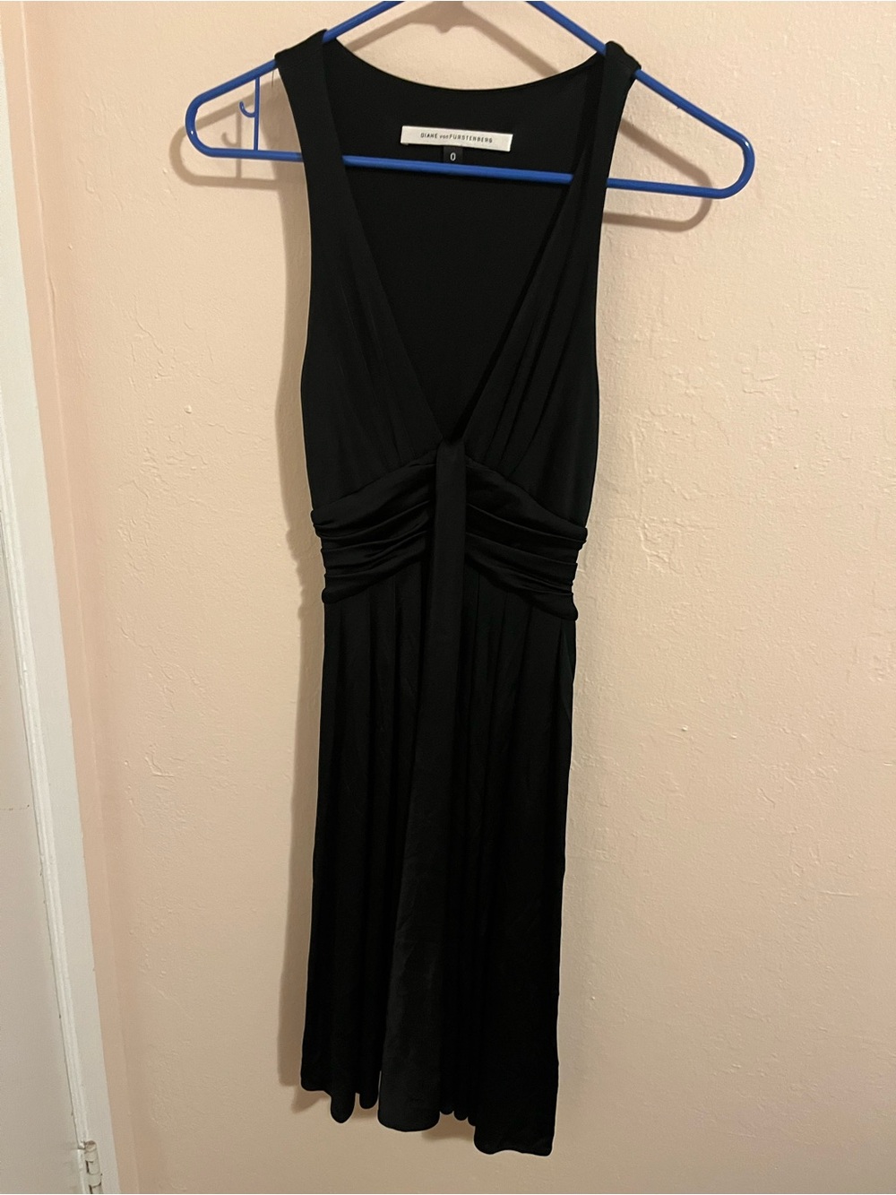 Diane Von Furstenberg Black V-Neck Sleeveless Gathered Waist Dress